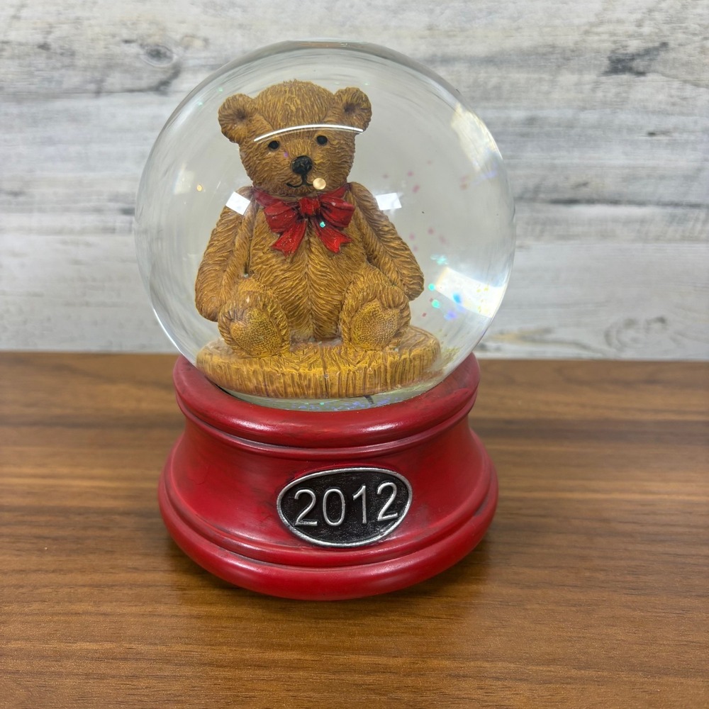 St.Nicholas Square Musical Snowglobe Jingle Bells 2012 Teddy‎ Bear